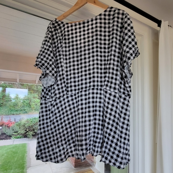 Torrid Black Gingham Stretch Challis Peplum Blouse Women's Size 4/4X Rayon Blend - Picture 3 of 7